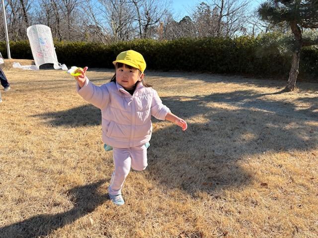 ＜空高く揚がった凧＞